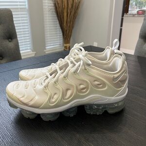 Nike White VaporMax Plus